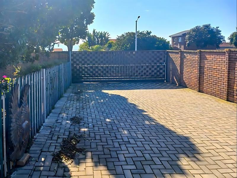 3 Bedroom Property for Sale in Heiderand Western Cape